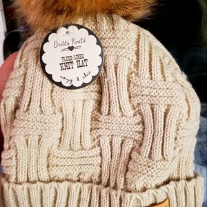 SUPER WARM, WHITE FUZZY TOQUE WITH FLEECE LINING AND POM POM